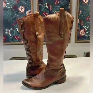 Matisse leather boots that are so special. The snaps detail on the side
